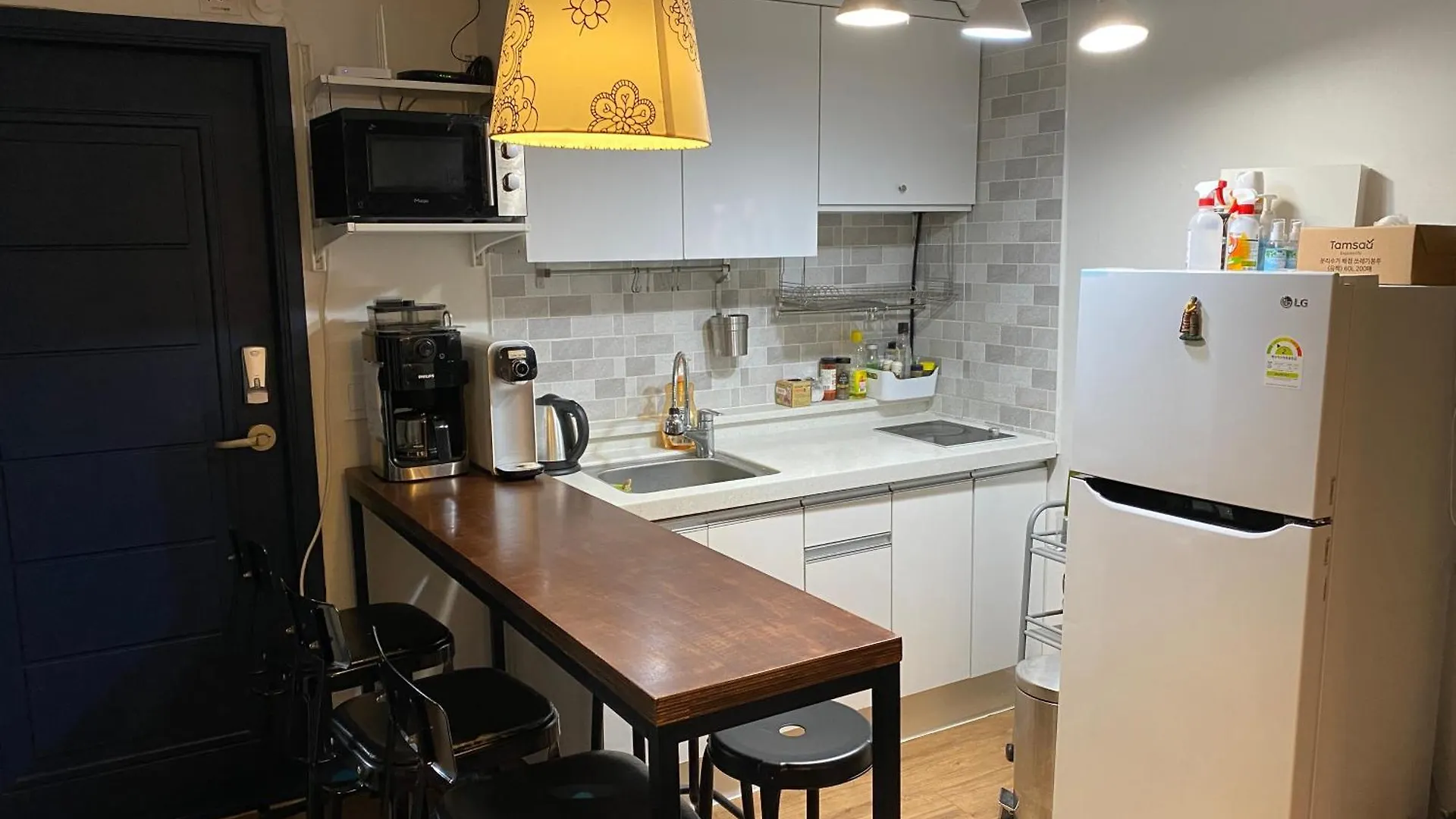 Amazing Room Hongdae Guesthouse Сеул Южная Корея