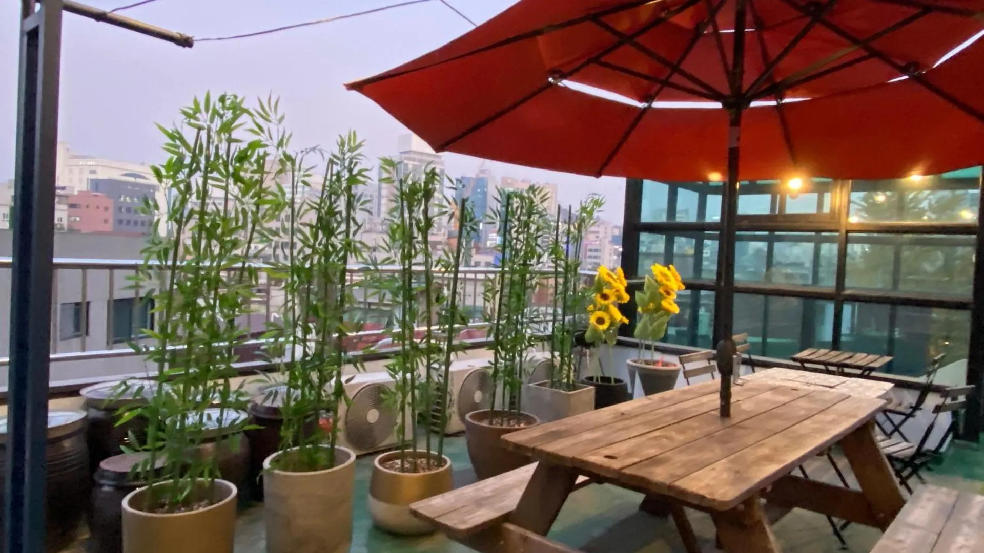 Amazing Room Hongdae Guesthouse location